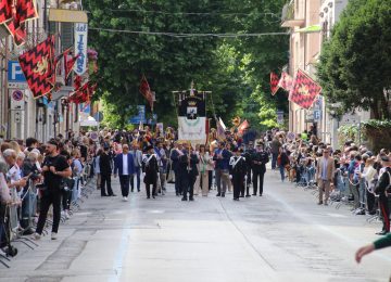 Sfilata del Palio di Fucecchio 2025: la rievocazione storica pervade le strade