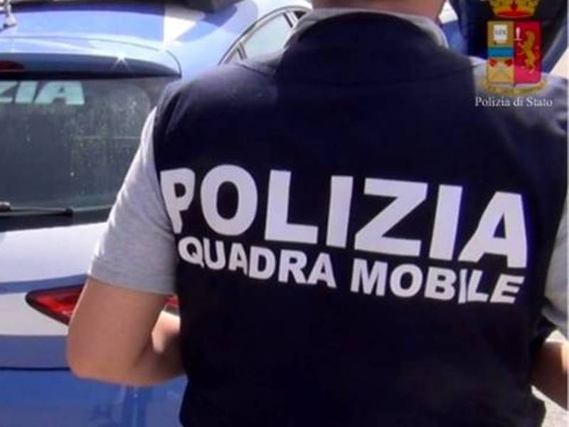 Sorpreso a vendere droga durante i domiciliari: arresto e trasferimento in carcere