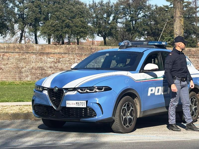 Tentativo di furto di cartucce per stampante da 2.200 euro: arrestati due uomini a Lucca