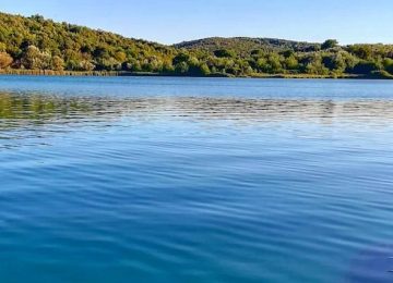 Tragedia al Lago dell'Accesa: giovane perde la vita annegando