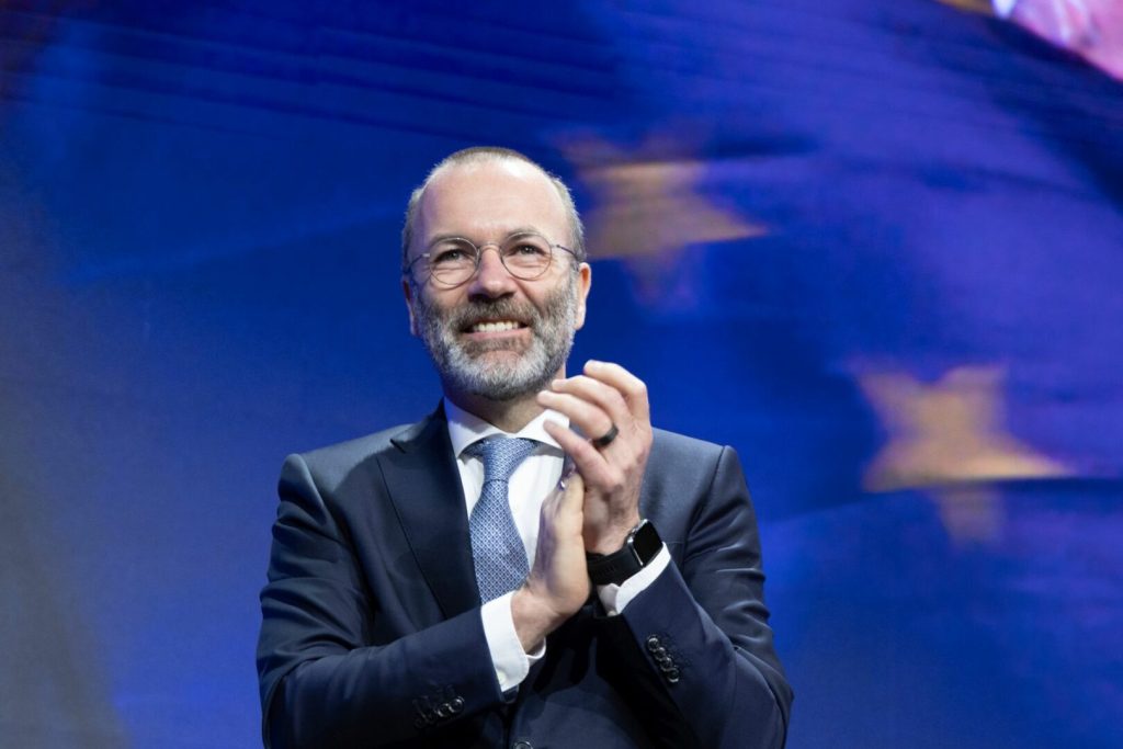 Weber: "Con i dazi, l'UE può partecipare al tavolo negoziale da una posizione di forza"