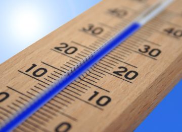 Come difendersi dal caldo: consigli per anziani e persone fragili