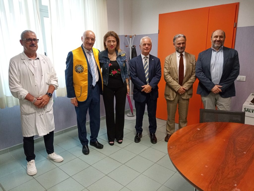 Consegnato il primo kit per le vittime di violenza all'Aoup dai Lions Club