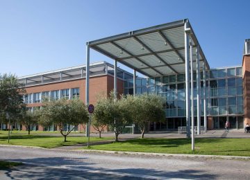 Ecco una possibile riscrittura del titolo:  

"Il primo bilancio di sostenibilità del Policlinico Campus Bio-Medico di Roma: un esempio di innovazione ecologica"