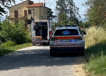 Incidente sulla Statale 73 ad Arezzo: due donne ferite, una in condizioni gravi. Traffico deviato.