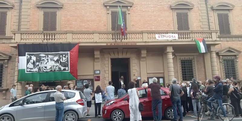 NUDM Mugello partecipa al flash mob per Gaza organizzato dalle Donne in Nero