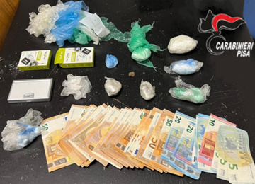 Non si ferma all'Alt: inseguimento di 20 km con cocaina e hashish.