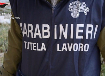 Numerose violazioni in materia di salute e sicurezza sul lavoro: autofficina sospesa e sanzioni superiori ai 20mila euro.