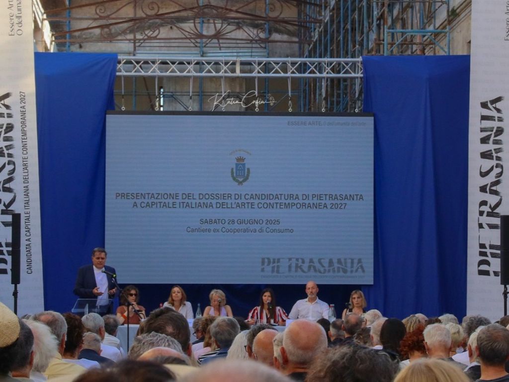 Pietrasanta Capitale dell'Arte Contemporanea 2027: Presentato il Dossier per il Riconoscimento Ufficiale