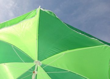 Pietrasanta: 'Ombrelloni sociali' per supportare le famiglie in difficoltà quest'estate - Ecco come fare domanda