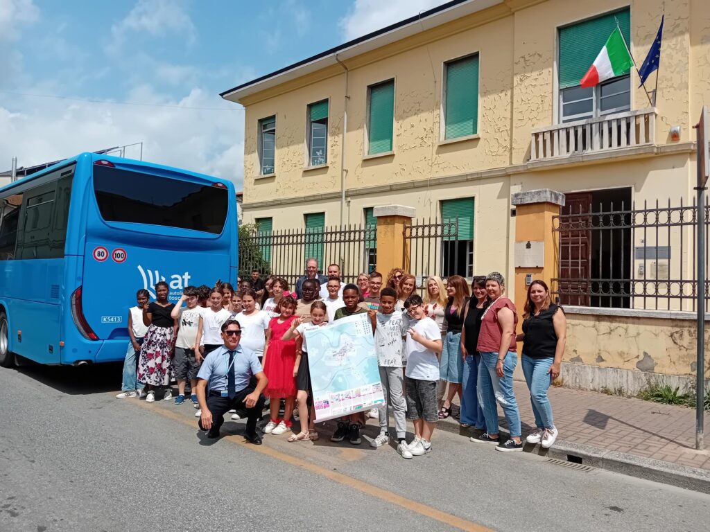 Pontedera, 'Vai dove ti porta il bus': Premiati gli studenti della scuola Dante Alighieri