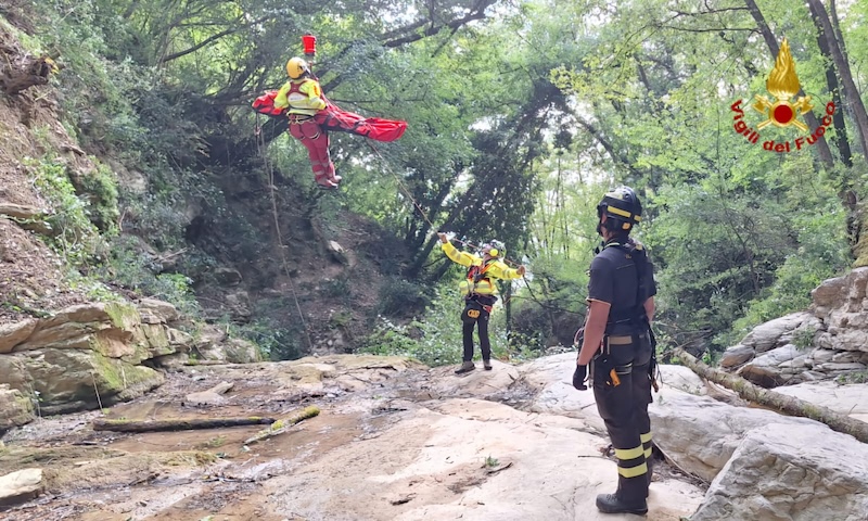 Prato: Soccorso di un giovane infortunato alle cascate del Rio Buti