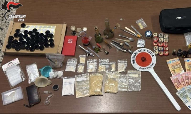 Scoperto con quasi mezzo chilo di metanfetamine, arrestato a Marina di Pisa.