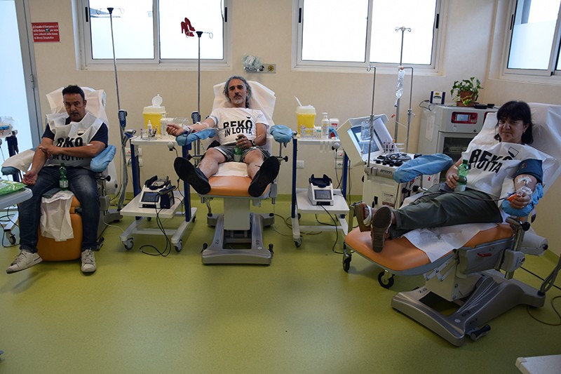Solidarietà: i lavoratori e le lavoratrici della Beko donano il sangue