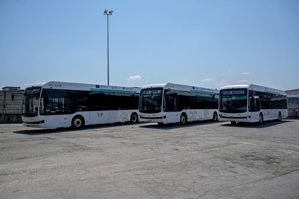 Tpl, 25 nuovi autobus elettrici AT. Giani: "Un passo cruciale verso la mobilità sostenibile"
