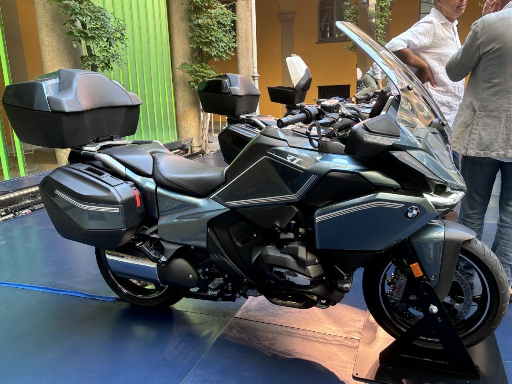 BMW 1300 RS e 1300 RT: Un Motore, Tante Esperienze