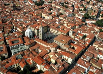 Bambino aggredito, intervento delle guardie: due cani sequestrati a Pistoia