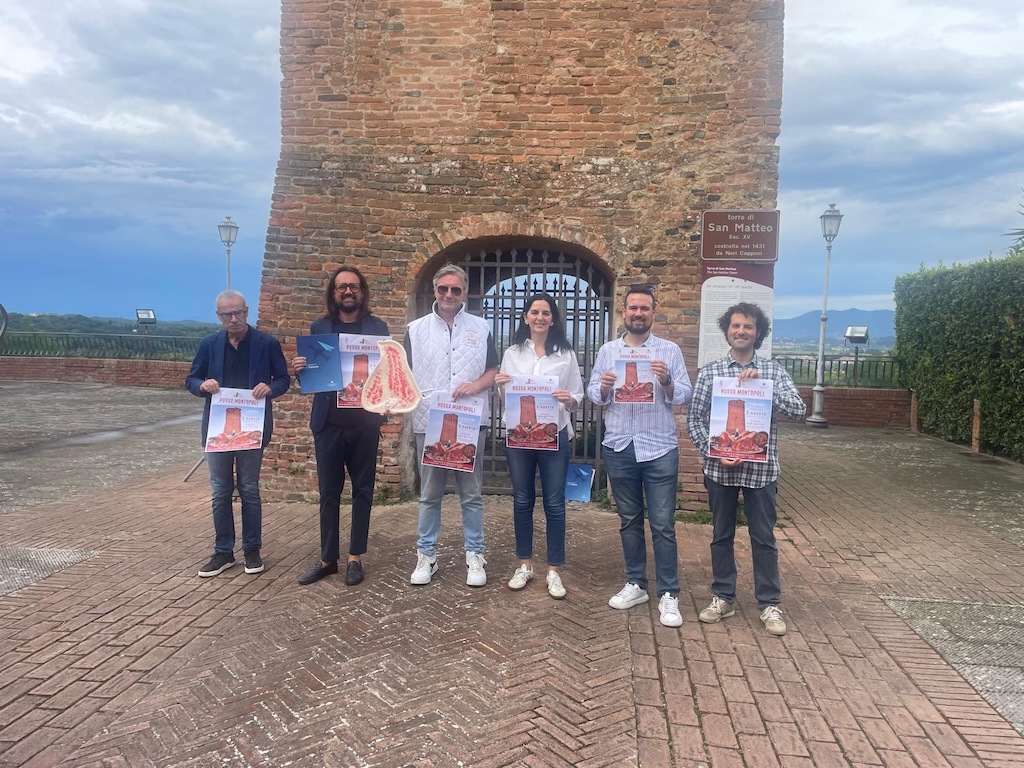 Bistecca protagonista sotto la Torre con 'Rosso Montopoli'