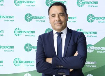 Cambio al vertice di Confesercenti: Nico Gronchi, originario di Certaldo, è il nuovo presidente nazionale.
