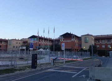 Cane di famiglia morde al volto un uomo di 50 anni, trasportato in ospedale