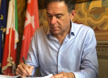 Cani in condizioni inadeguate, uno aggredisce un passante. Sindaco Conti: 'L’ordinanza va fatta rispettare'