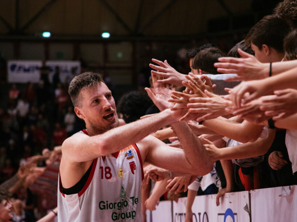 Daniele Magro firma con il Pistoia Basket 2000