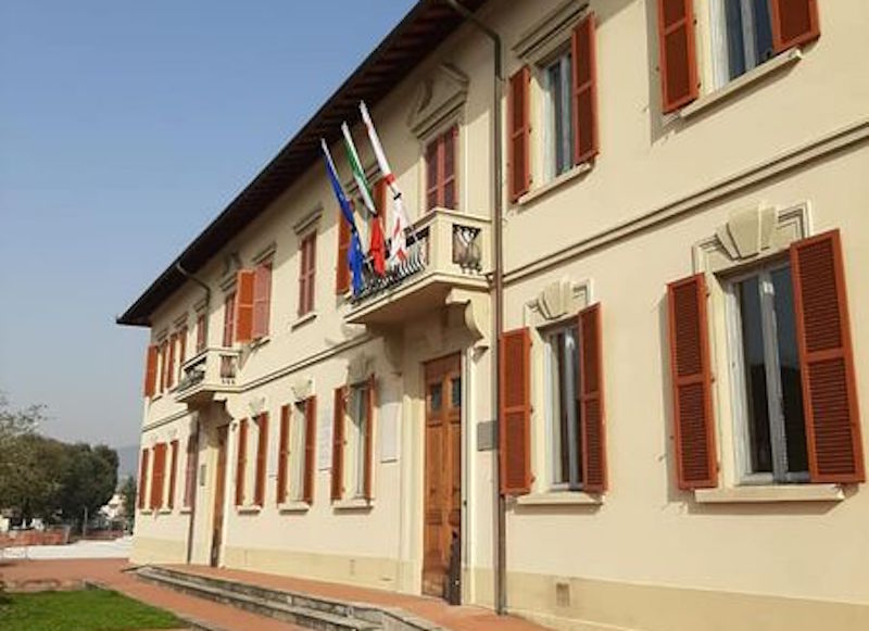 Distribuzione dei mobili Ikea alle famiglie colpite dall'alluvione di Montemurlo