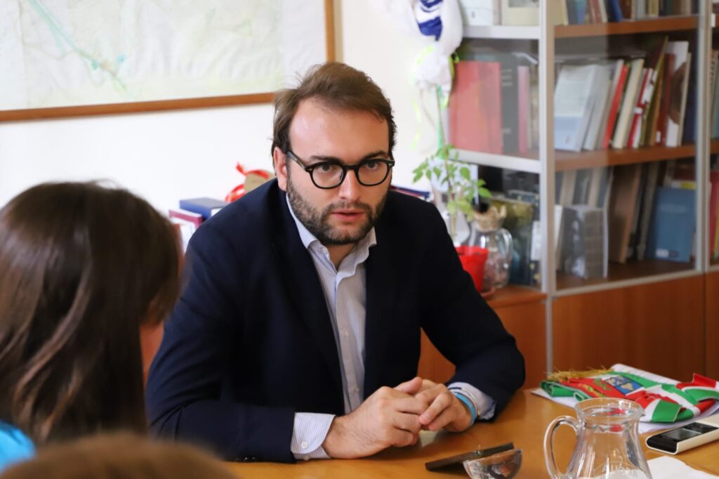 Il Premio 'Pozzale' si espande: presentata la menzione Vera Viti dedicata a tutte le arti italiane.