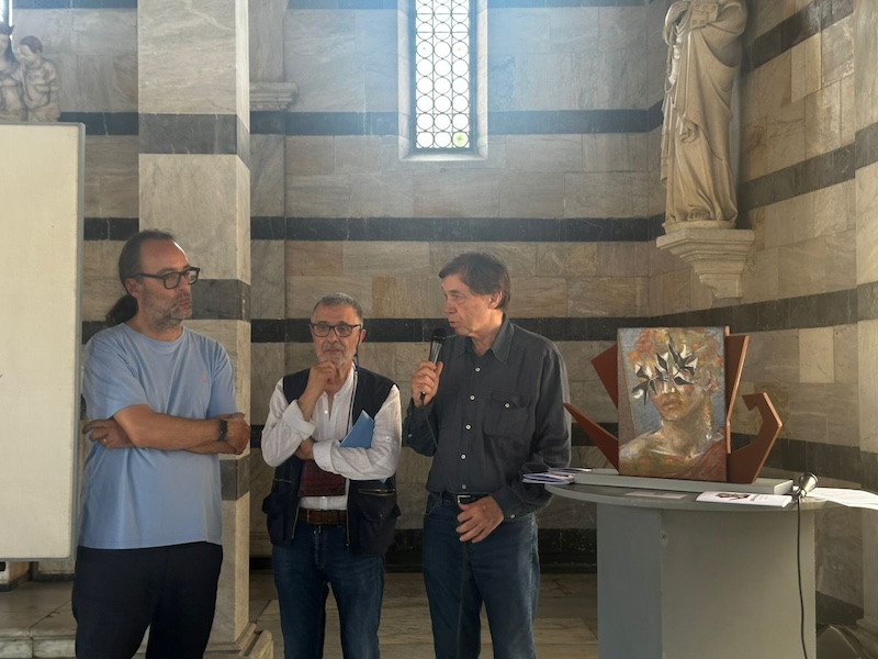 Inaugurata la mostra di Luca Macchi: 'La Zattera dell'Arte e della Poesia' presso la Chiesa della Spina