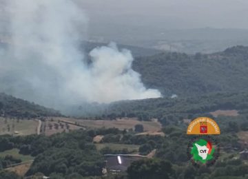 Incendio di macchia mediterranea e querce a Monterotondo Marittimo