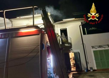 Incendio in un appartamento a Ponsacco durante la notte