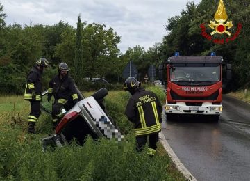 Incidente sulla Chiantigiana: donna salvata dai vigili del fuoco