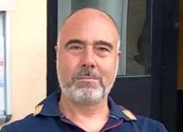 Incidente sulla Sp8: vittima il poliziotto Matteo Petti, 59 anni e padre della vicesindaca di Campi Bisenzio.