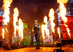 Lazza a San Siro: il giorno del giudizio per il rap italiano