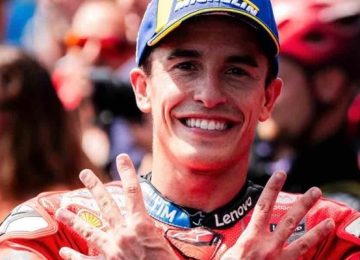 Mugello: Marquez infligge un'ultima umiliazione a Rossi, tifosi furiosi