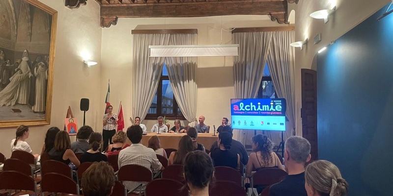 Premiati l'Istituto Vasari e il gruppo Sempreverdi de "Il Lavoratorio" all'edizione n. 16 della rassegna teatrale giovanile.