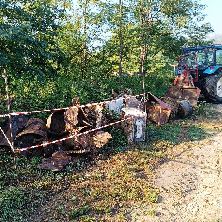 Scoperta discarica durante i lavori di manutenzione sull'Arno: "Danno ambientale e rischio idraulico"