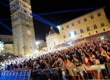 Treni straordinari per il "Pistoia Blues": concerti di Brunori Sas e Queens of the Stone Age