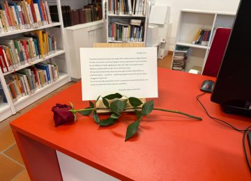 Una rosa e una lettera per Marina Fantoni, l'angelo dei libri di San Casciano