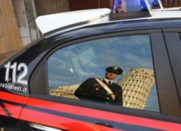Vendita di souvenir in Piazza dei Miracoli: arrestato 45enne per resistenza a pubblico ufficiale