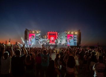 Vivi la Spiaggia da Deejay: Tananai, Bnkr44, Clara e molti altri nel weekend di Viareggio