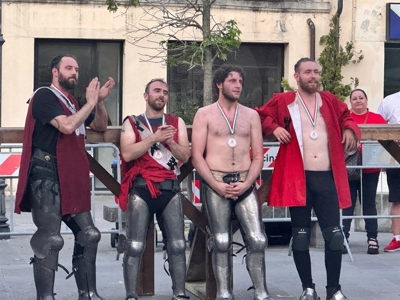 Iron Tower del Lupo Fight Club Mugello, trionfi a Cascina e ora rotta verso i Mondiali in Ungheria