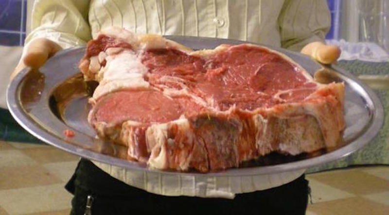 Alimenti conservati in modo irregolare: agriturismo sanzionato