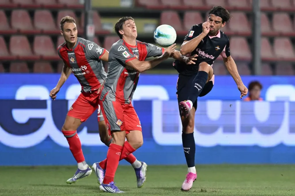 Cagliari avanza in Coppa Italia, Cremonese eliminata ai rigori - Agenzia di stampa Italpress