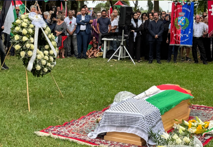 Funerali di Marah Abu Zhuri, la madre: "Mia figlia è un simbolo della sofferenza della Palestina."