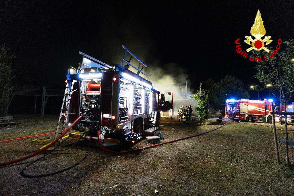 Incendio al Viper Theatre di Firenze, ritirato l'invito a tenere le finestre chiuse