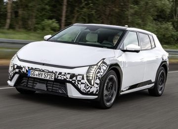 Kia EV4: Eccellenza in Sicurezza e Praticità