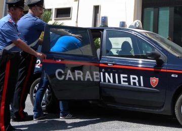 Lo vedono al bar, ma doveva essere ai domiciliari: arrestato