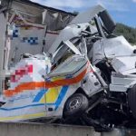 Tragico incidente in A1: tre morti su un'ambulanza e 15 feriti, di cui uno grave.