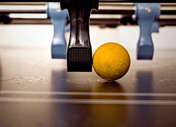 Una sfida di biliardino nei circoli Arci tra Cuoio e Empolese Valdelsa